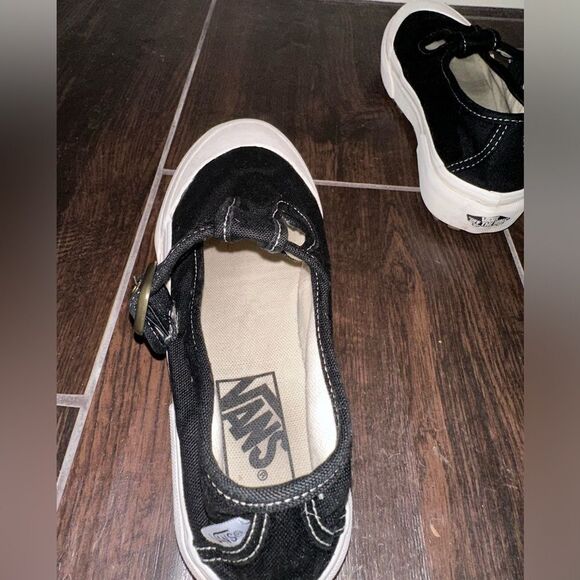 Vans Black and White Women's Sneakers - Picture 8 of 8